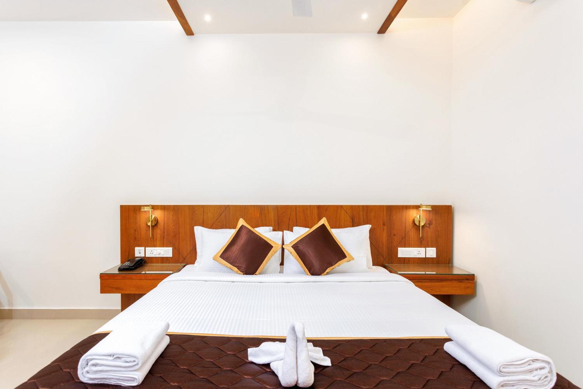 Hotel Lincoln Square Теккади Экстерьер фото