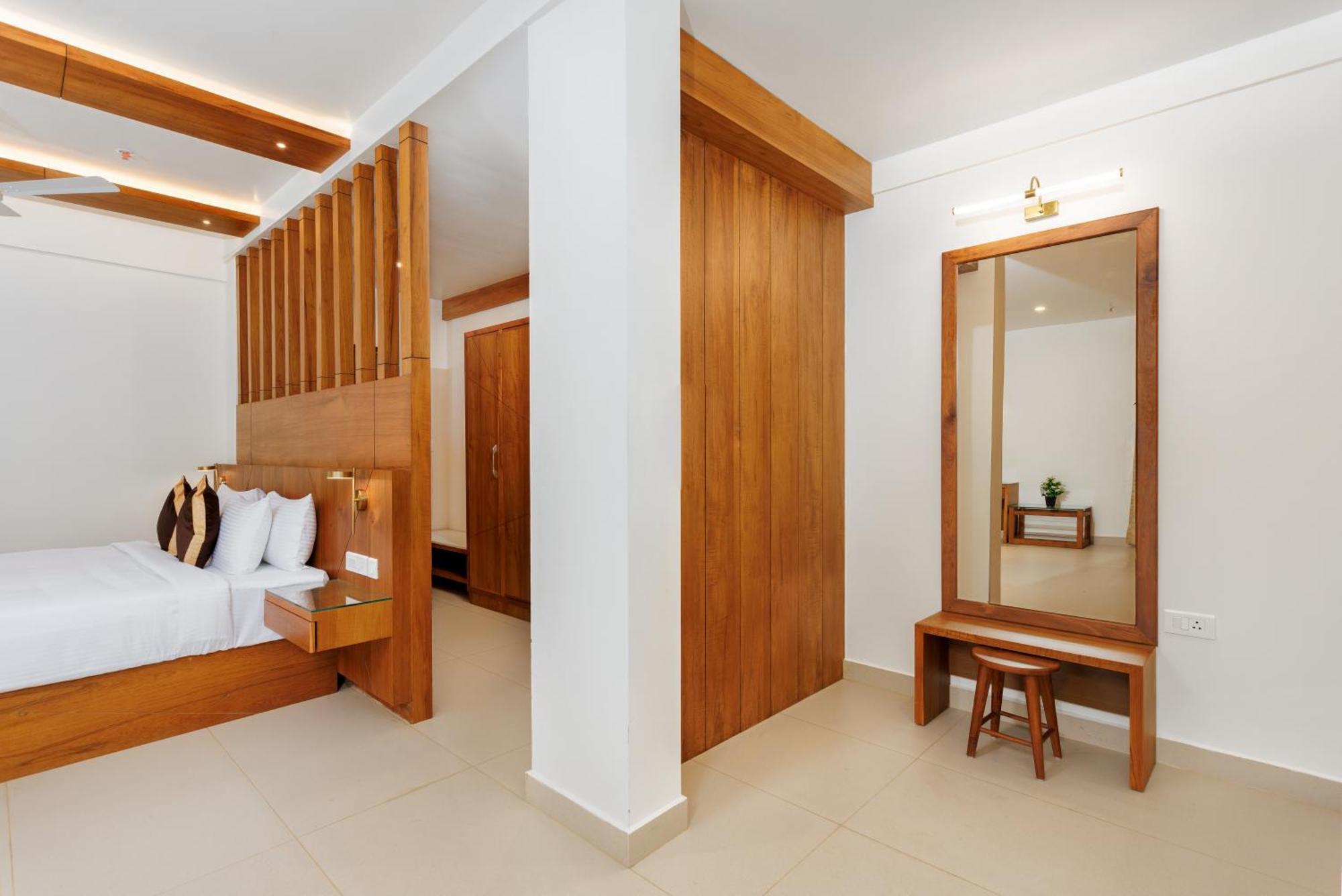 Hotel Lincoln Square Теккади Экстерьер фото