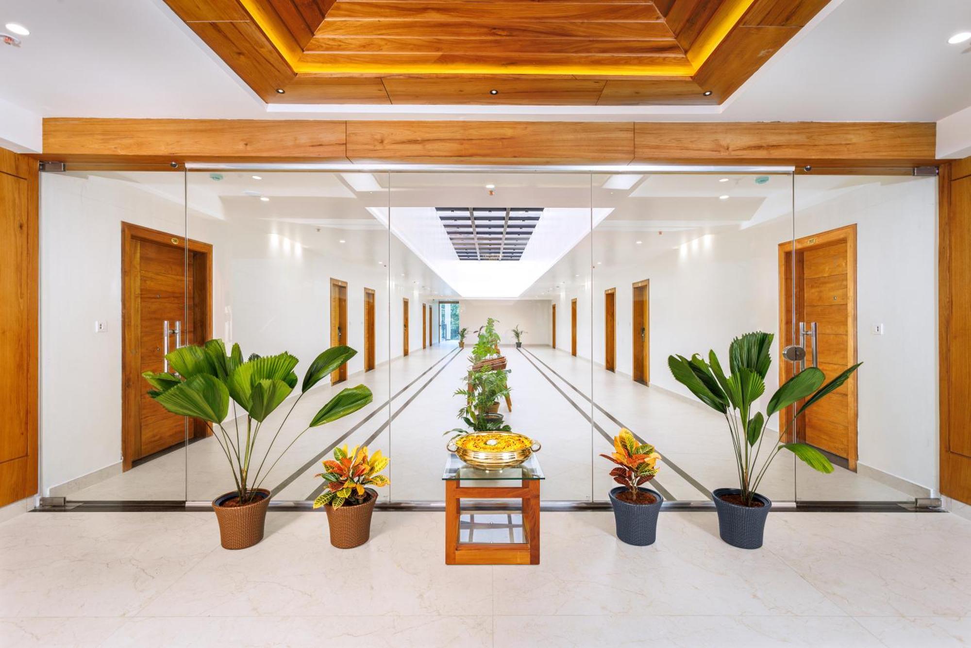 Hotel Lincoln Square Теккади Экстерьер фото