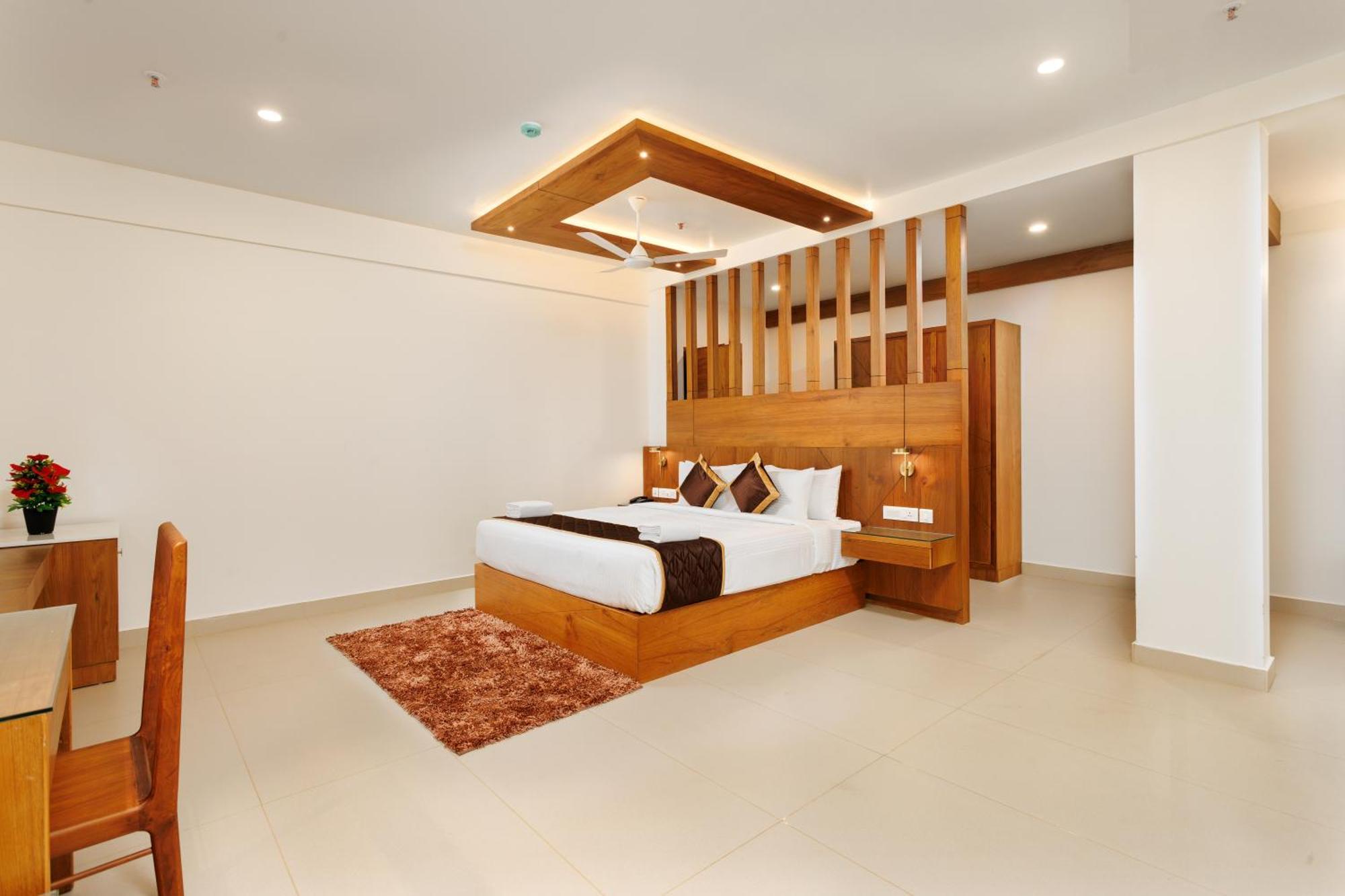 Hotel Lincoln Square Теккади Экстерьер фото